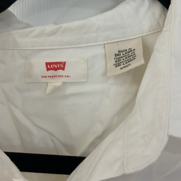 Levi’s Cropped Button Up - Picture 3 of 3